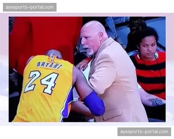 特写瞬间：终场哨响，保级成功的克莱蒙球员相拥而泣