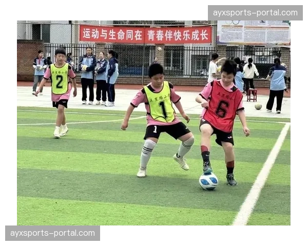 英超与教育部合作项目进入新阶段,百所小学引入足球技能课程 英超与教育部合作项目进入新阶段,百所小学引入足球技能课程