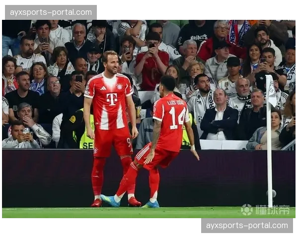 巴黎单赛季欧冠43球并列历史第二，拜仁42球紧随其后